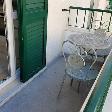 L&l アパート スプリト