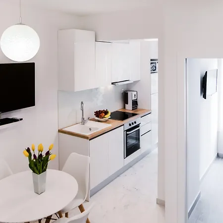 L&l 아파트먼트 *